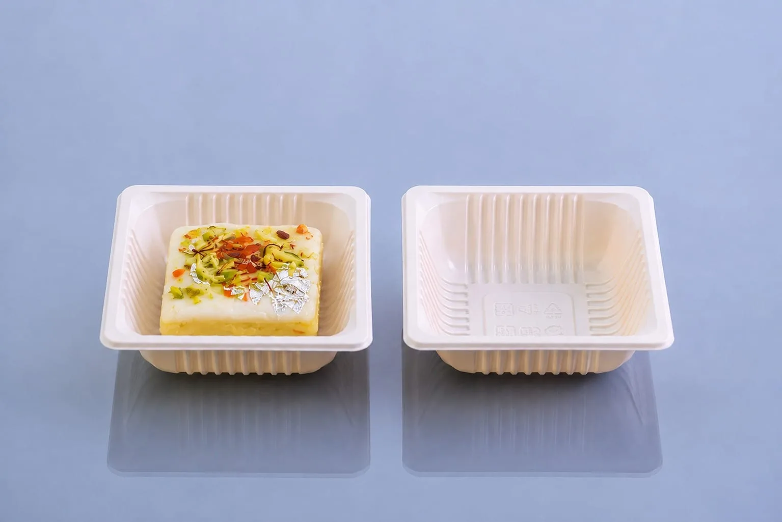 Eco Tray Square Cornstarch Bowl, code 7008, one holding a dhokla, one empty